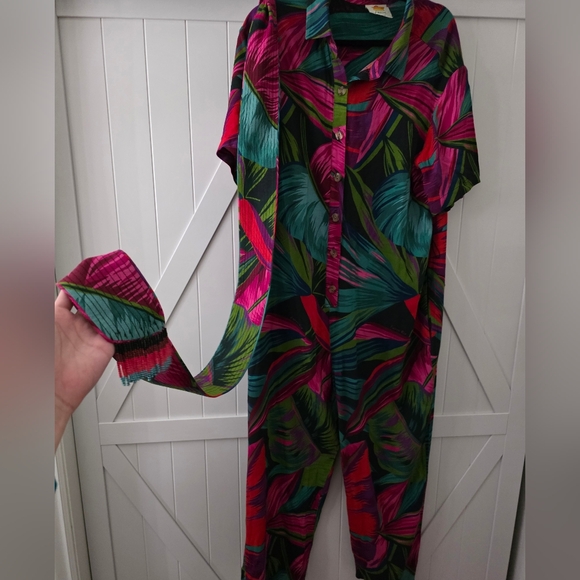 FARM Rio Colorful Leaf Print Jumpsuit - Picture 6 of 9